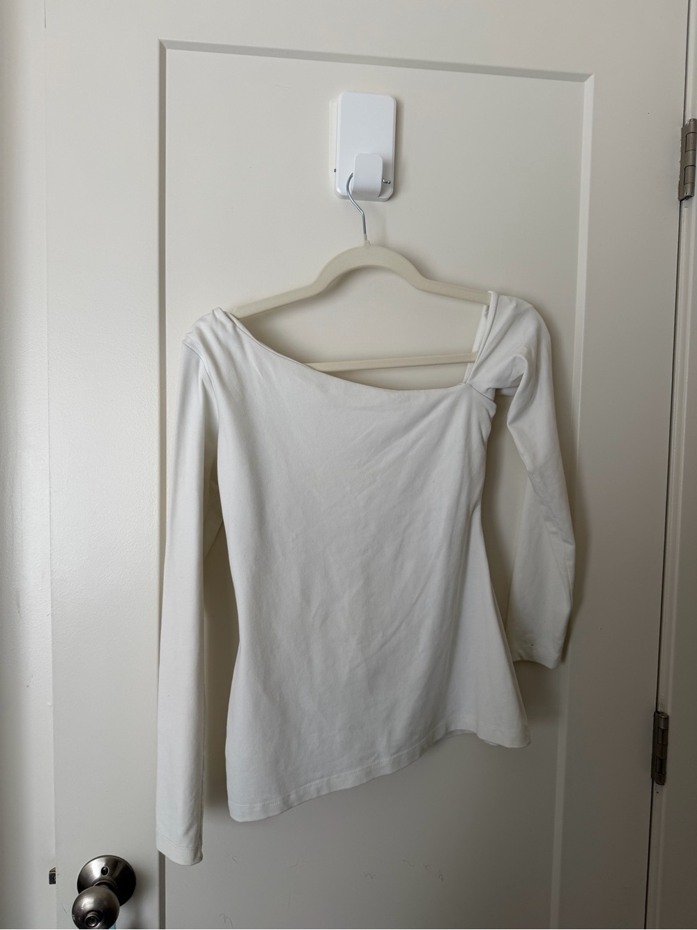 Susana Monaco White Off-the-Shoulder Long Sleeve Top